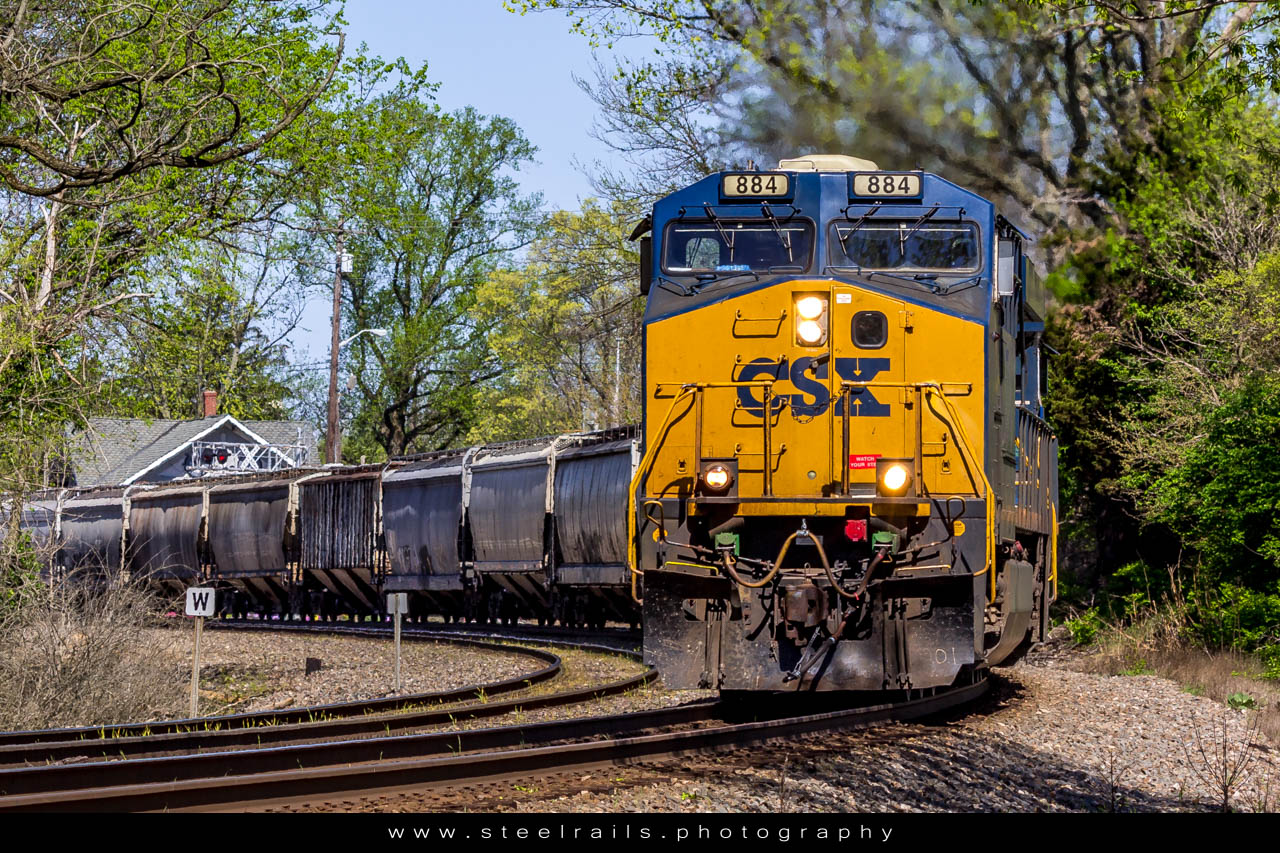 CSXT 884 GE ES44AC