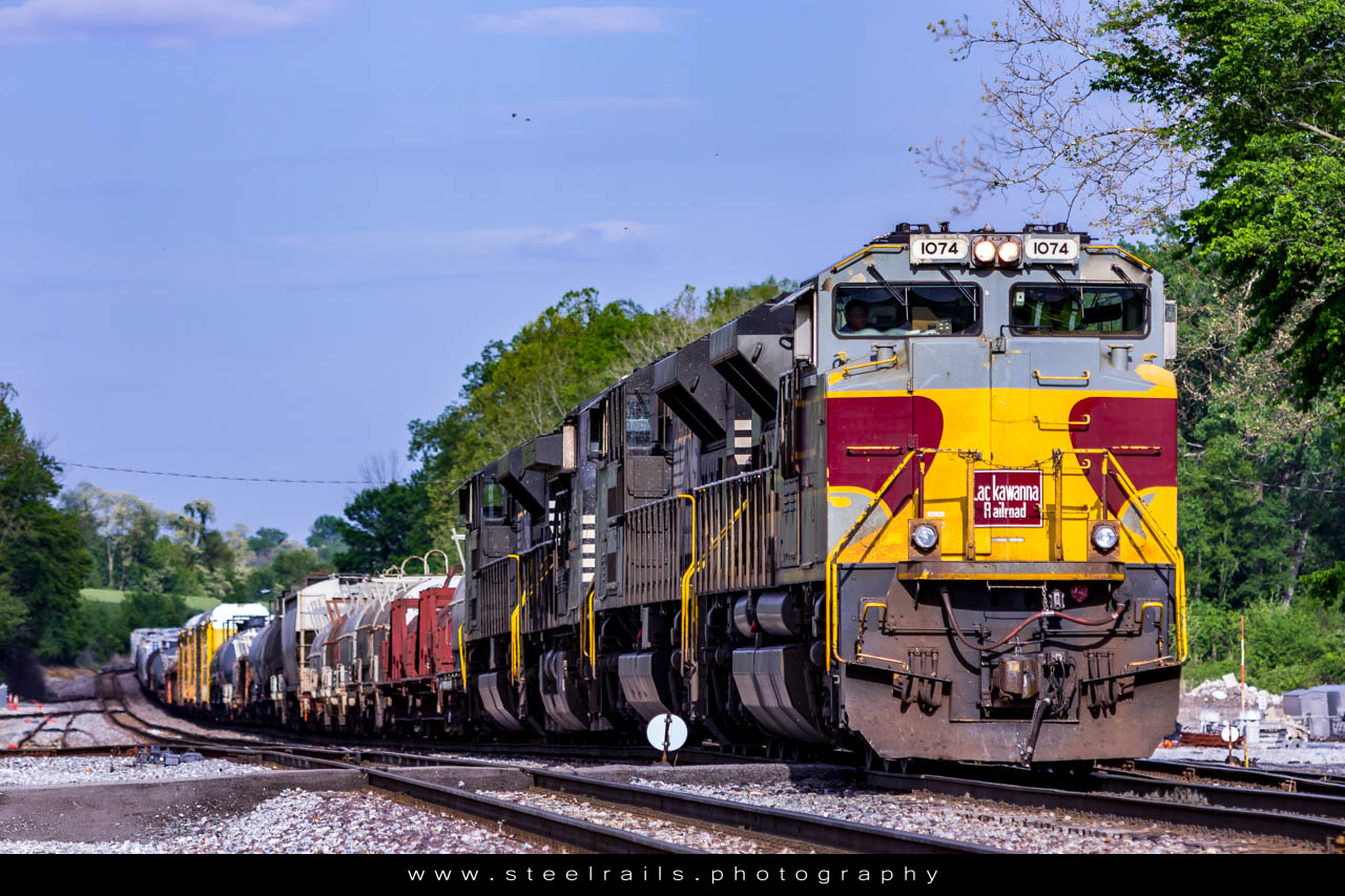 NS 1074 EMD SD70ACe